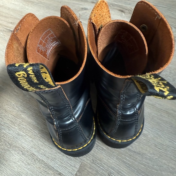 Dr Martens LEONA WOMEN'S VINTAGE SMOOTH LEATHER HEELED BOOTS Size 7 Black - Picture 5 of 7